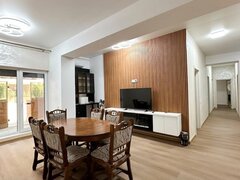 Pipera Apartament in Pipera la parter cu 4 camere, curte privata de 30 mp si 2 locuri de parcare